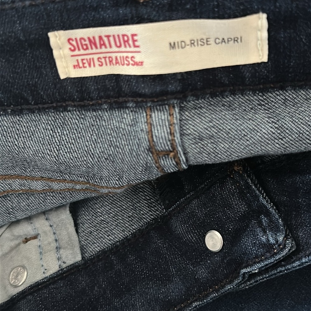 Levi Strauss Signature Women's Mid Rise Capri Jeans Size 12 - Picture 10 of 12